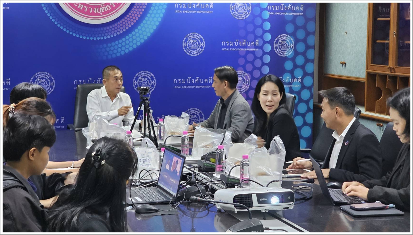 กรมบังคับคดีจัดประชุมคณะทำงานขับเคลื่อนการจัดทำสำนวนอิเล็กทรอนิกส์เต็มรูปแบบ และจัดทำระบบจัดเก็บเอกสารอิเล็กทรอนิกส์ประกอบสำนวนสำหรับระบบงานบังคับคดีแพ่ง